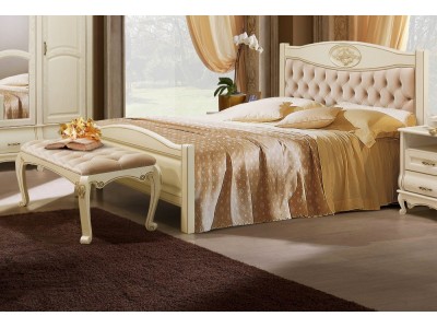 Кровать Оскар с декором Розы ваниль с патиной орех