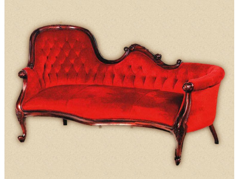 Версаль самара. Диваны и кресла из красного дерева. Диван банкетка Софи трехместная. Арбре диваны стулья. Диван белый с красной бахромой.